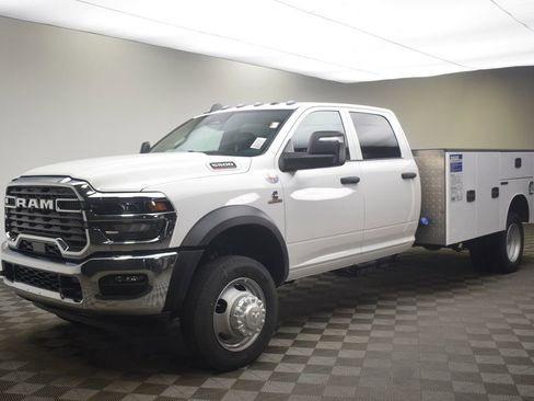 New 2026 RAM 5500 Tradesman w/ Chrome Appearance Group AWD/4WD image 13