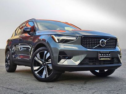 New 2026 Volvo XC40 B5 Ultra w/ Protection Package Premier