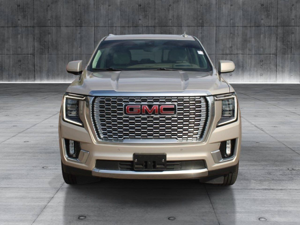 Used 2022 GMC Yukon Denali w/ Denali Premium Package AWD/4WD image 10