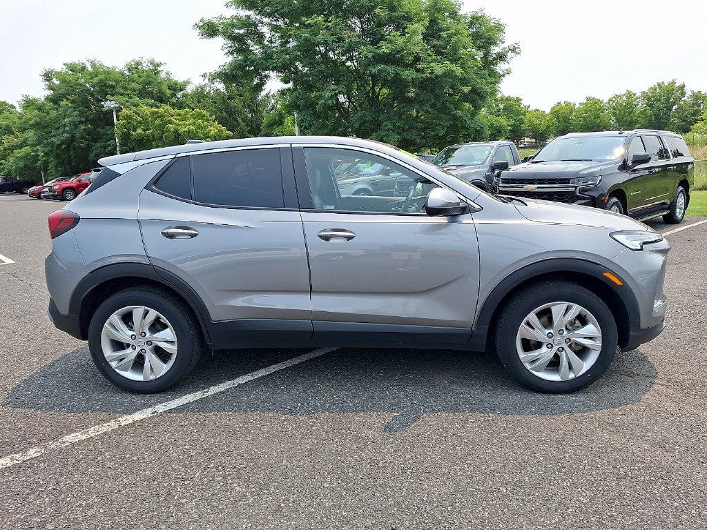 Used 2024 Buick Encore GX Preferred AWD/4WD image 8