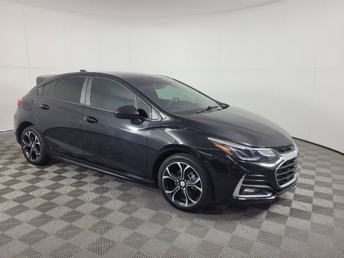 Used 2019 Chevrolet Cruze LT w/ RS Package FWD image 11