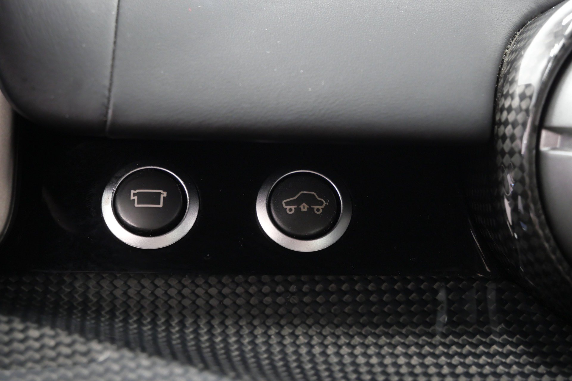Used 2015 Ferrari F12 Berlinetta RWD image 32