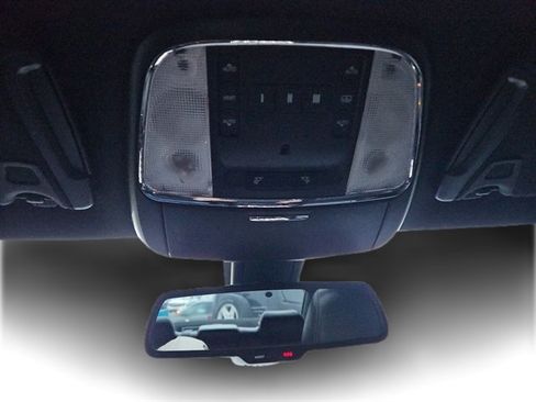 Used 2018 Chrysler 300 S image 22