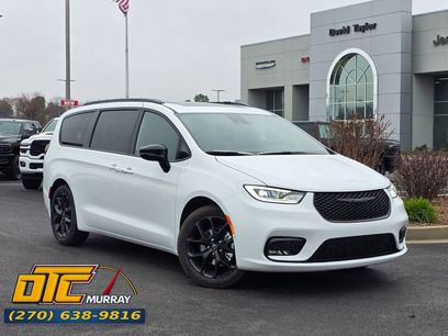 New 2026 Chrysler Pacifica Limited w/ S Appearance Package