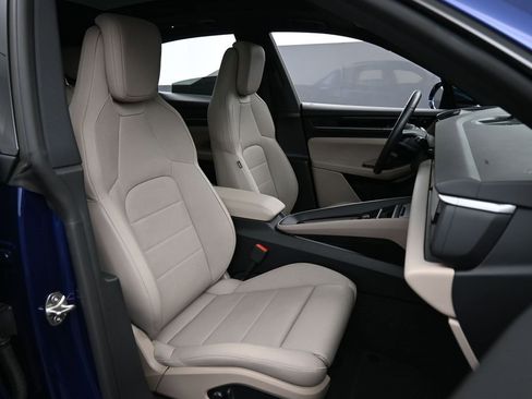 Certified 2025 Porsche Macan 4S Electric image 31