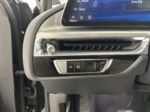 Used 2024 Cadillac Lyriq Sport RWD image 18