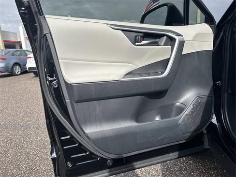 New 2025 Toyota RAV4 XLE image 15