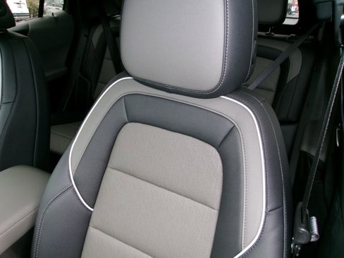 New 2026 Chevrolet Equinox LT w/ Convenience Package II FWD image 11