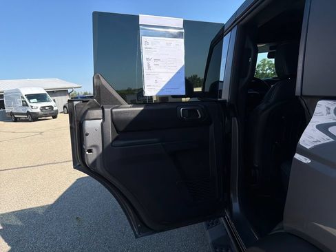 Used 2025 Ford Bronco Badlands AWD/4WD image 14