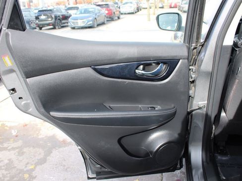 Used 2018 Nissan Rogue Sport SV image 26