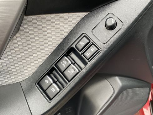 Used 2017 Subaru Forester 2.5i Premium w/ All-Weather Package image 18