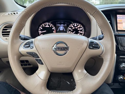 Used 2014 Nissan Pathfinder SV image 13