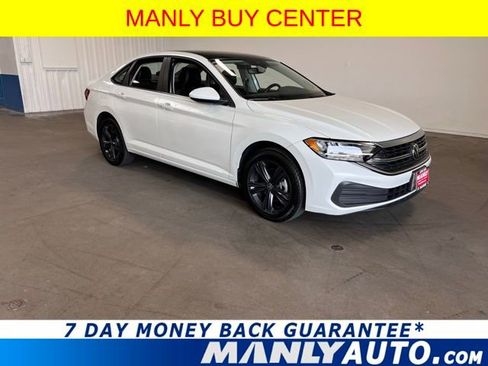 Used 2023 Volkswagen Jetta SE w/ Panoramic Sunroof Package image 1