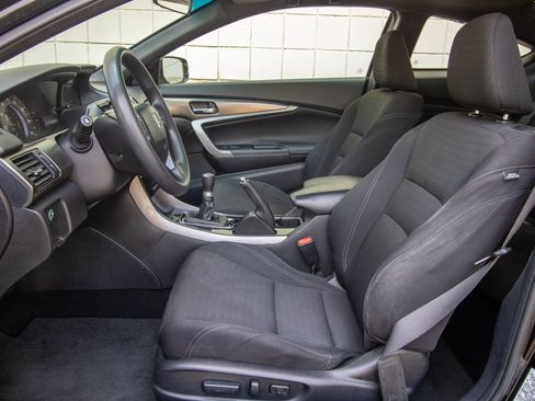 Used 2017 Honda Accord EX image 13