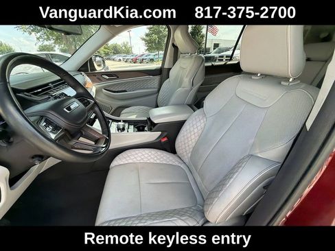 Used 2022 Jeep Grand Cherokee L Summit w/ Advanced Protech Group IV AWD/4WD image 15