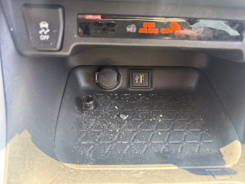 Used 2023 Toyota RAV4 XLE AWD/4WD image 31