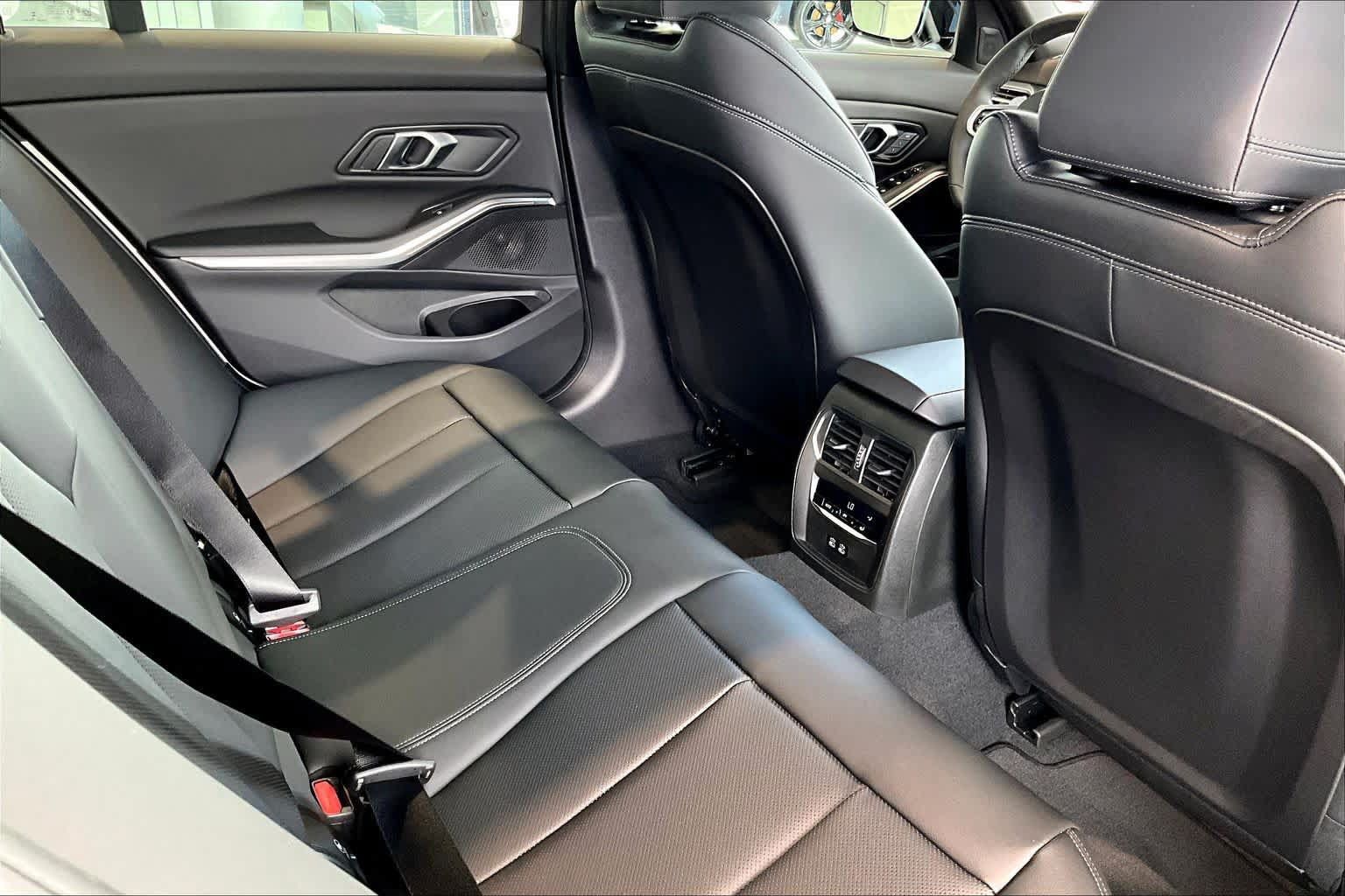New 2026 BMW 330i Sedan w/ M Sport Package RWD image 17