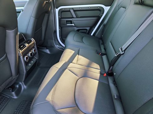 Used 2025 Land Rover Defender 110 S image 5