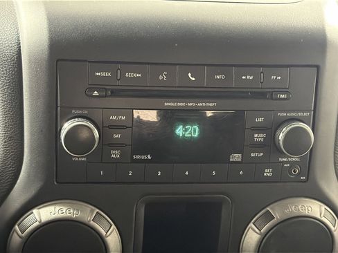 Used 2016 Jeep Wrangler Sport w/ Connectivity Group image 18