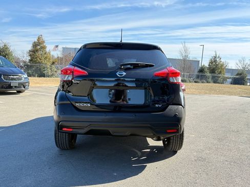 Used 2020 Nissan Kicks SV image 8