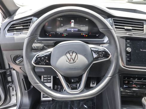 Used 2024 Volkswagen Tiguan SE R-Line AWD/4WD image 19