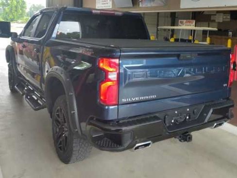 Used 2022 Chevrolet Silverado 1500 LT Trail Boss w/ Safety Package AWD/4WD image 2