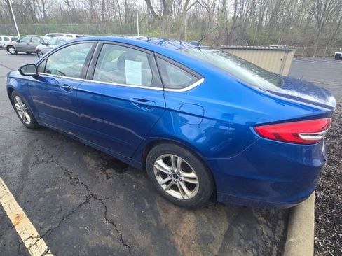 Used 2018 Ford Fusion SE w/ Fusion SE Technology Package image 6