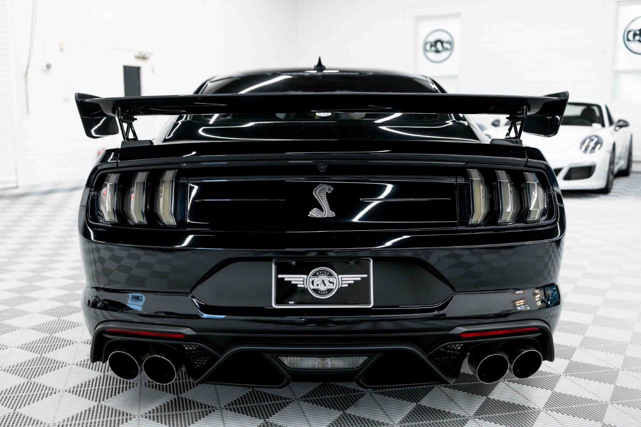 Used 2021 Ford Mustang Shelby GT500 w/ Carbon Fiber Track Pack RWD image 9