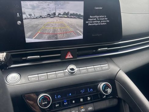 Used 2024 Hyundai Elantra SEL FWD image 4