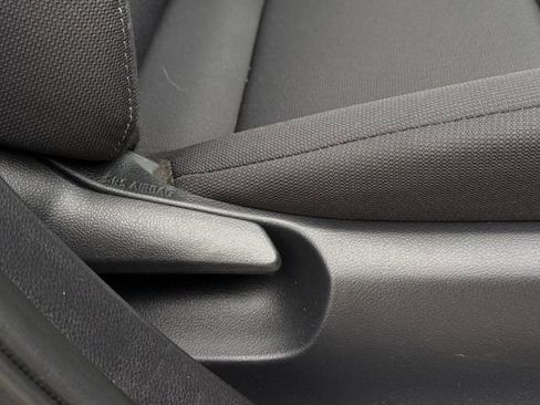 Used 2025 Toyota Corolla LE FWD image 28