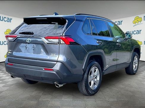 Used 2024 Toyota RAV4 XLE AWD/4WD image 6