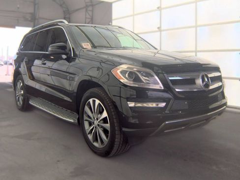 Used 2016 Mercedes-Benz GL 450 4MATIC w/ Premium I Package image 3