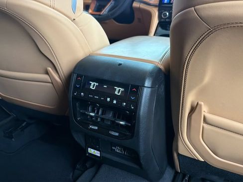 Used 2021 Jeep Grand Cherokee L Summit AWD/4WD image 34