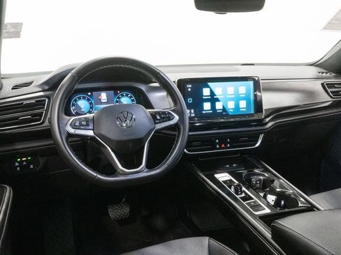 Used 2024 Volkswagen Atlas Cross Sport SE w/ Panoramic Sunroof Package AWD/4WD image 15