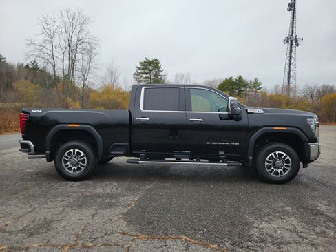 New 2026 GMC Sierra 2500 SLT AWD/4WD image 8
