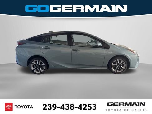 Used 2017 Toyota Prius Four Touring w/ Premium Convenience Package image 10