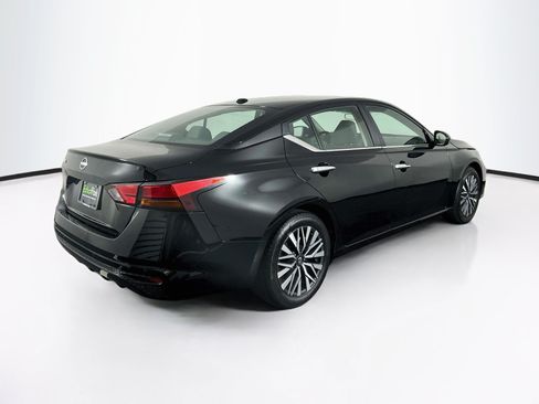 Used 2025 Nissan Altima 2.5 SV FWD image 9