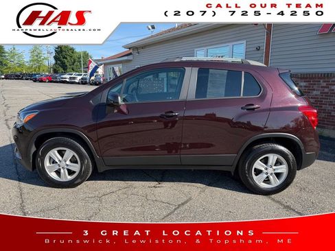 Used 2022 Chevrolet Trax LT w/ Driver Confidence Package AWD/4WD image 3