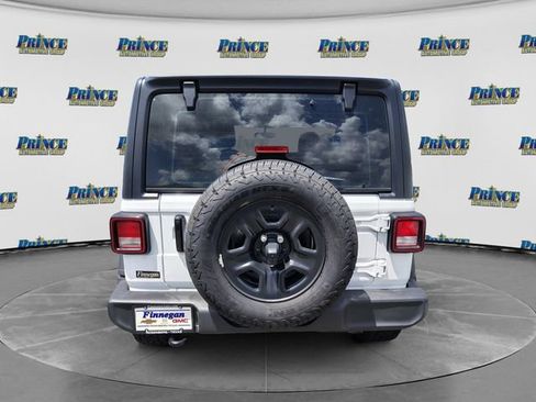 Used 2025 Jeep Wrangler Sport AWD/4WD image 4