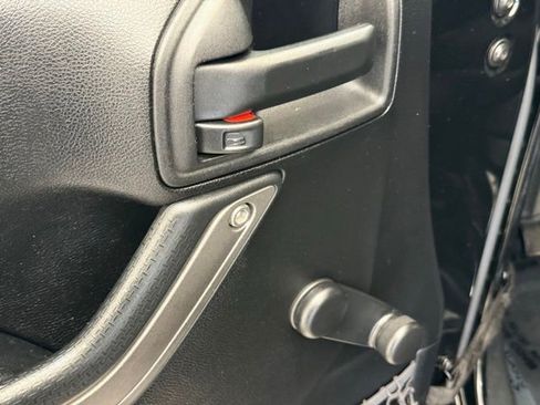 Used 2012 Jeep Wrangler Sport AWD/4WD image 15