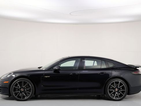 Used 2022 Porsche Panamera 4 w/ Premium Package image 53