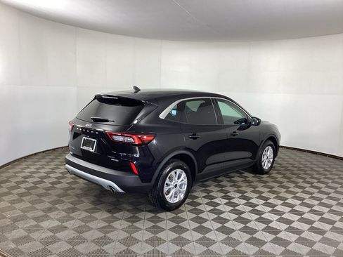 Certified 2023 Ford Escape Active AWD/4WD image 2