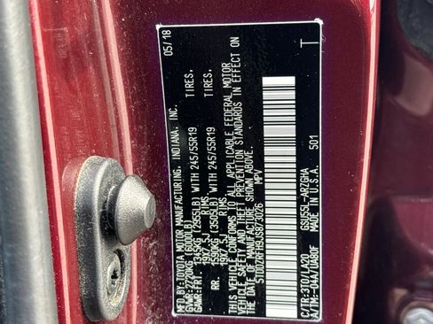 Used 2018 Toyota Highlander Limited w/ Carpet Mat Package (TMS) image 27