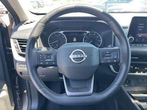 Used 2025 Nissan Rogue SV AWD/4WD image 13