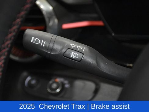 Used 2025 Chevrolet Trax RS image 10