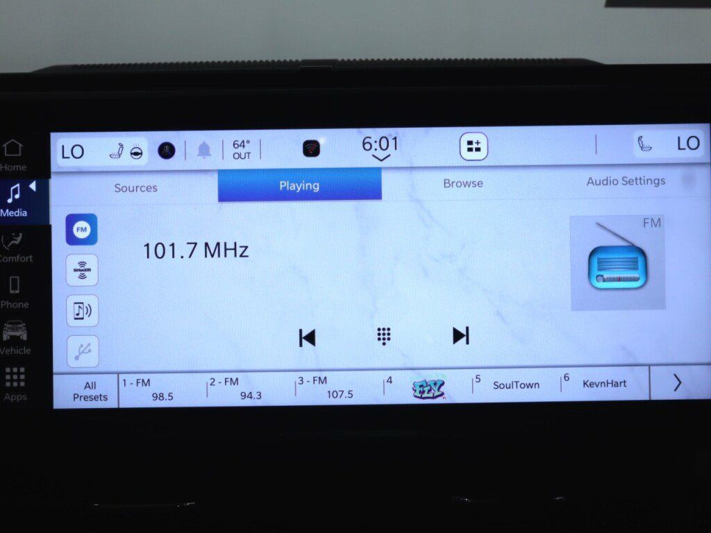 Used 2024 Jeep Wrangler Unlimited w/ Convenience Group AWD/4WD image 17