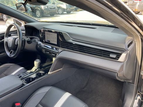 Used 2025 Toyota Camry image 31