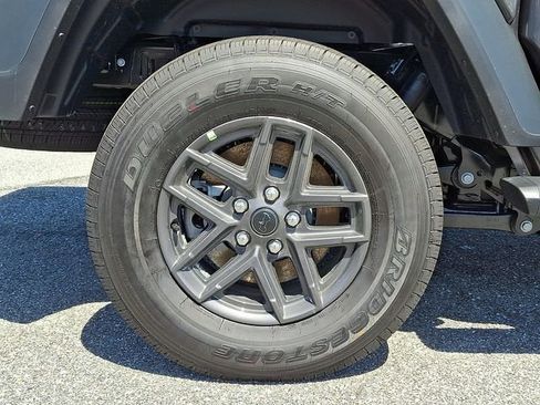 New 2026 Jeep Gladiator Sport image 5