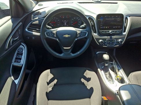 Used 2025 Chevrolet Malibu LT FWD image 11