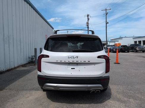 Used 2022 Kia Telluride EX w/ EX Premium Package FWD image 7